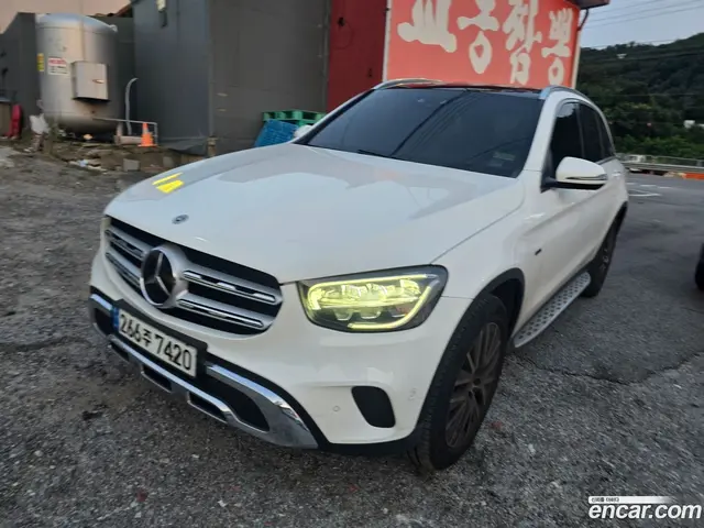 Main__Slider__Photo:GLC-Class Mercedes-Benz 2020.11-1