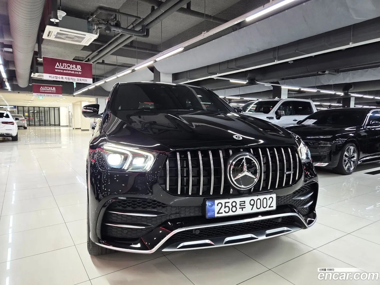 Main__Slider__Photo:GLE-Class Mercedes-Benz 2023.6-1
