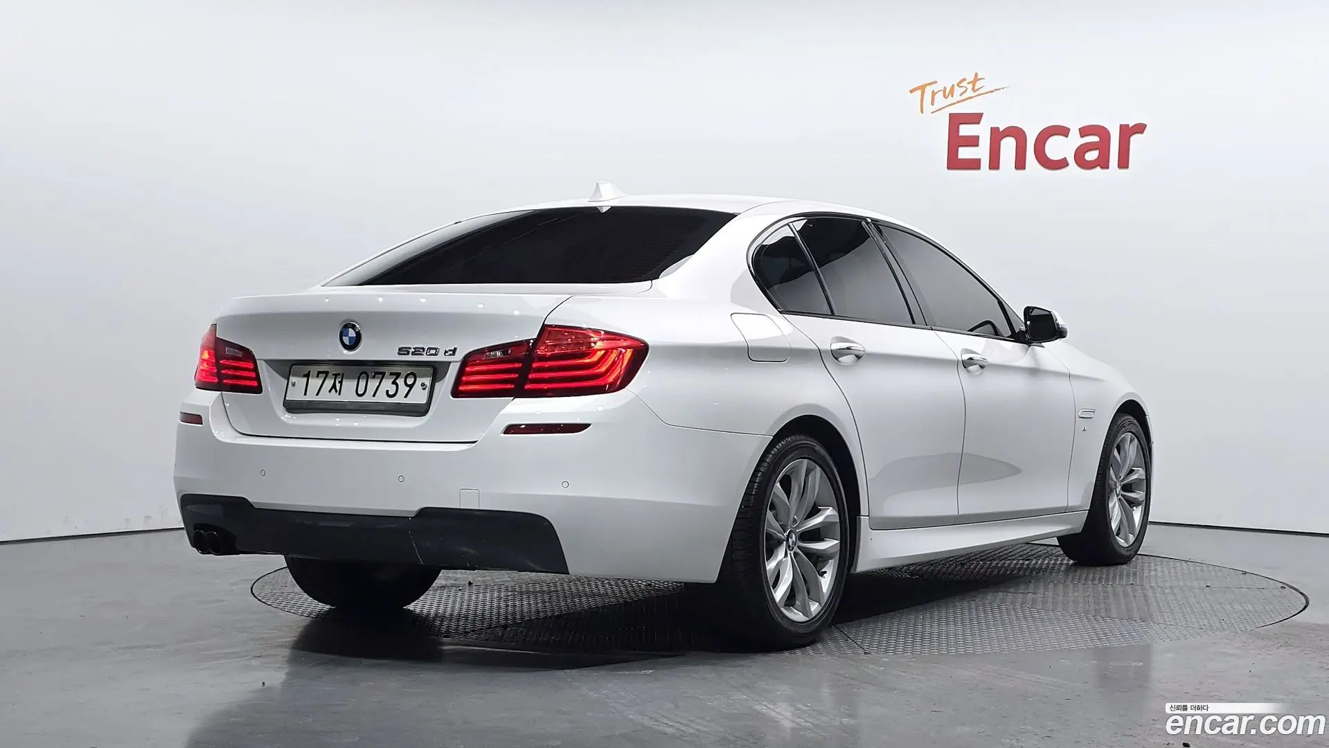 Main__Slider__Photo:5-Series BMW 2016.1-1
