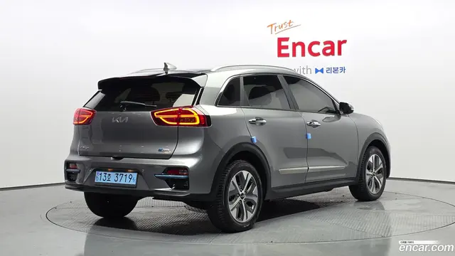 Main__Slider__Photo:Niro Kia 2021.6-1