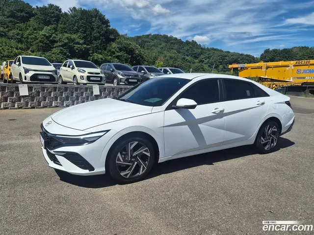 Main__Slider__Photo:AVANTE Hyundai 2024.5-1