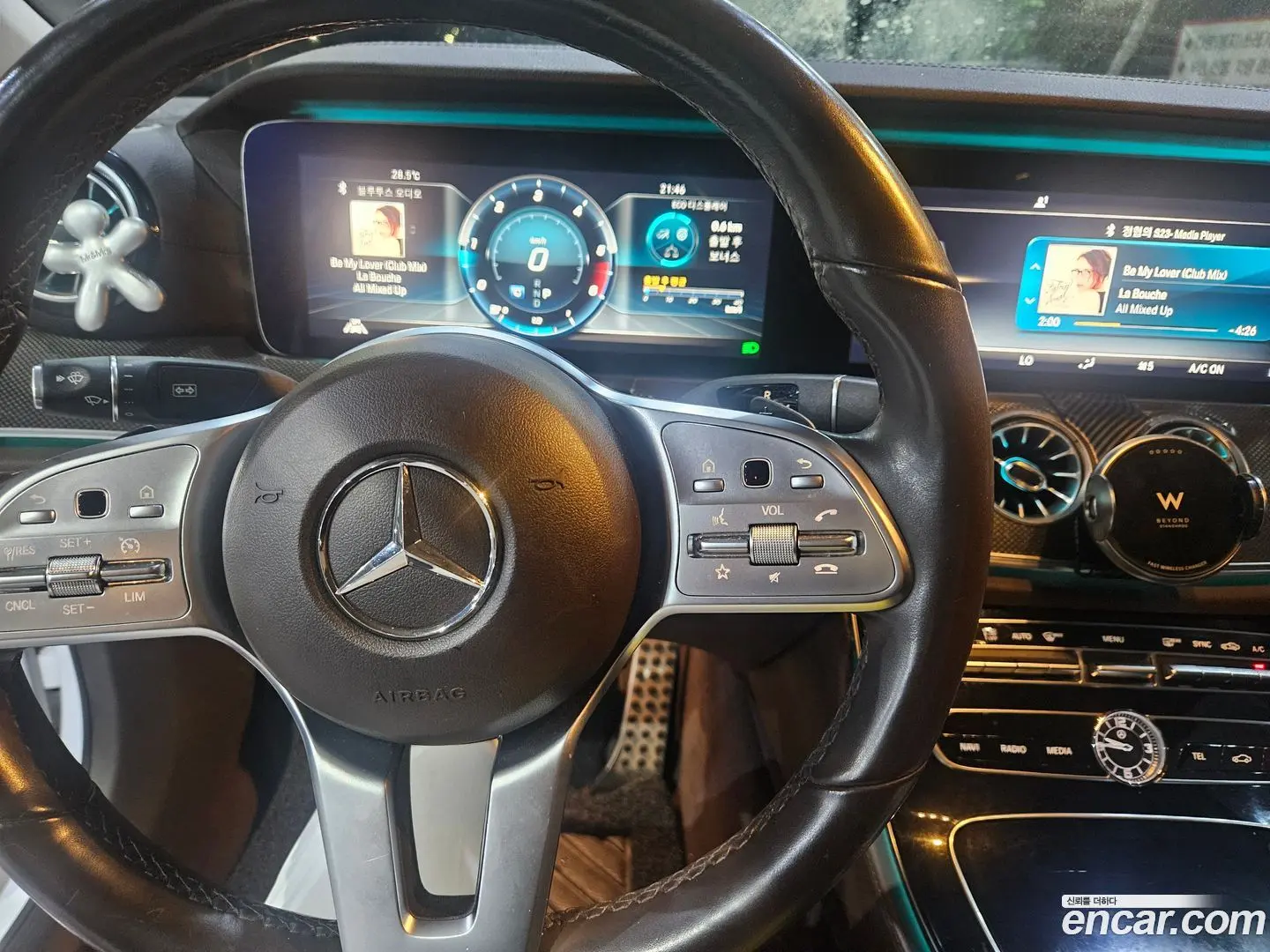 Main__Slider__Photo:CLS-Class Mercedes-Benz 2020.8-1