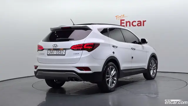 Main__Slider__Photo:Santafe Hyundai 2016.6-1