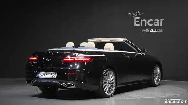 Main__Slider__Photo:E-Class Mercedes-Benz 2023.6-1