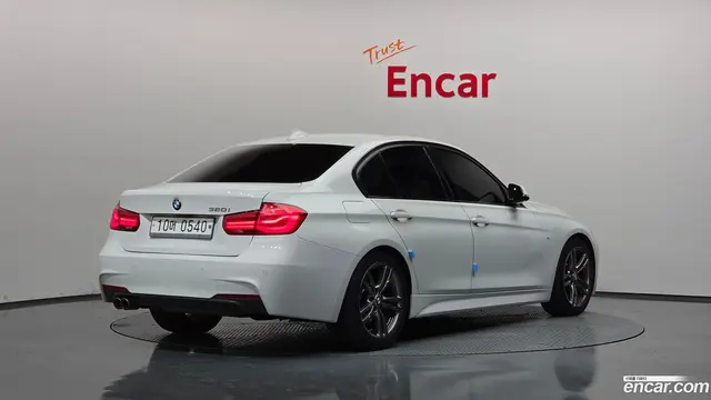 Main__Slider__Photo:3-Series BMW 2016.4-1