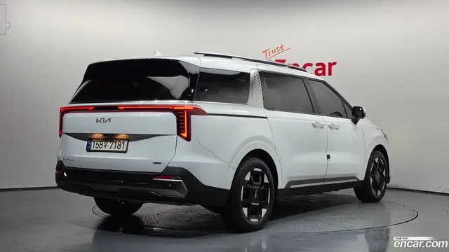 Main__Slider__Photo:Canival Kia 2024.0-1