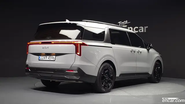Main__Slider__Photo:Canival Kia 2025.1-1
