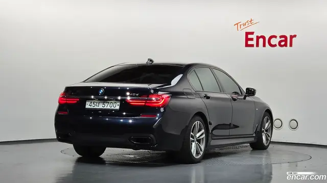 Main__Slider__Photo:7-Series BMW 2018.11-1