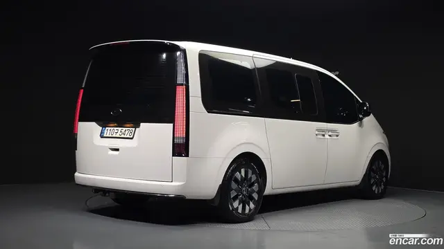 Main__Slider__Photo:Staria Hyundai 2022.3-1