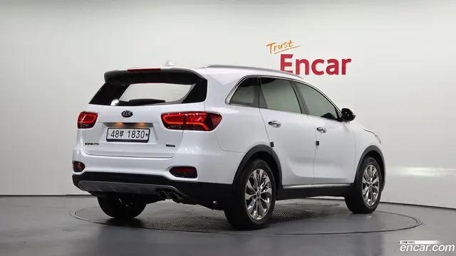 Main__Slider__Photo:Sorento Kia 2019.2-1