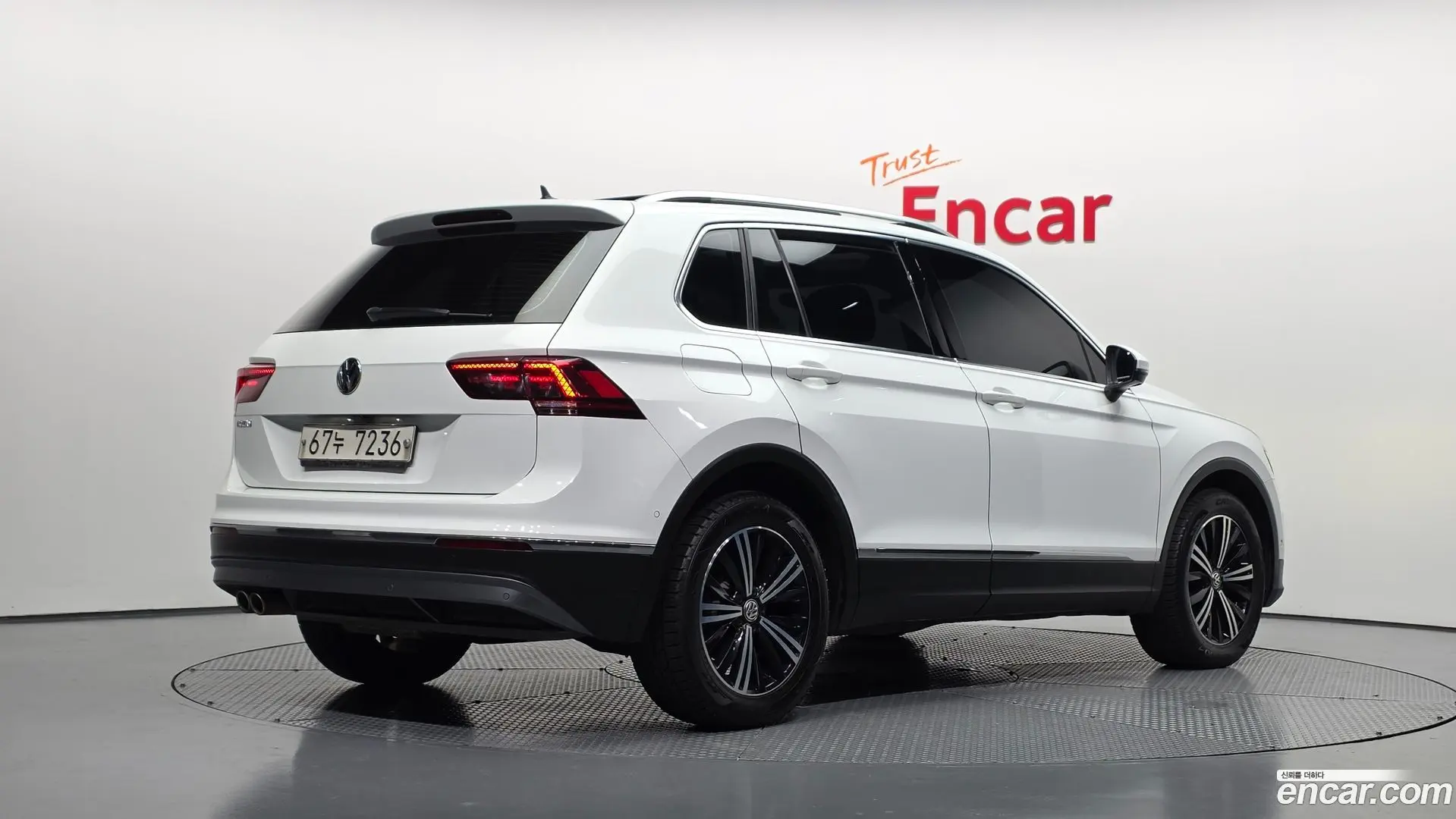 Main__Slider__Photo:Tiguan Volkswagen 2018.8-1