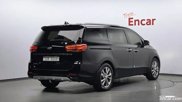 Main__Slider__Photo:Canival Kia 2019.3-1