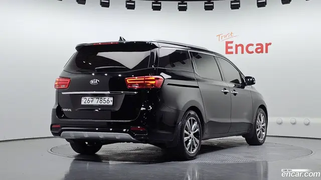 Main__Slider__Photo:Canival Kia 2018.5-1