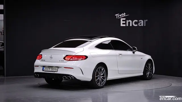 Main__Slider__Photo:C-Class Mercedes-Benz 2021.1-1