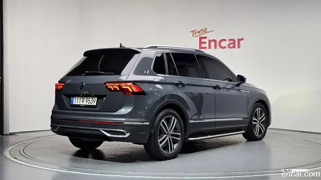 Main__Slider__Photo:Tiguan Volkswagen 2022.11-1