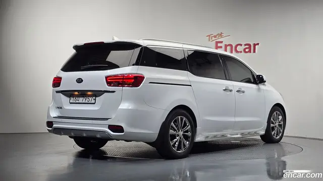Main__Slider__Photo:Canival Kia 2018.7-1