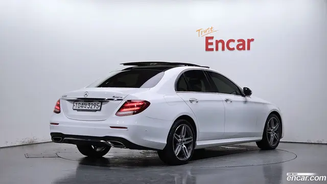 Main__Slider__Photo:E-Class Mercedes-Benz 2019.11-1