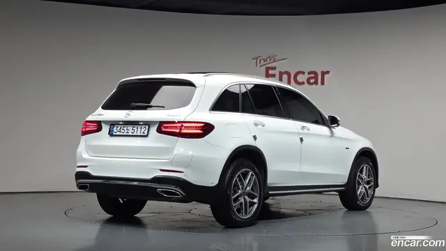 Main__Slider__Photo:GLC-Class Mercedes-Benz 2018.10-1