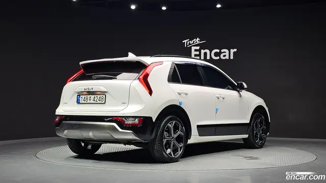 Main__Slider__Photo:Niro Kia 2022.10-1