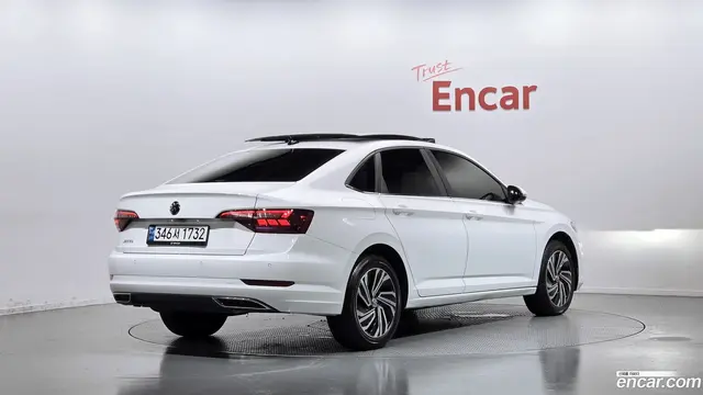 Main__Slider__Photo:Jetta Volkswagen 2021.11-1