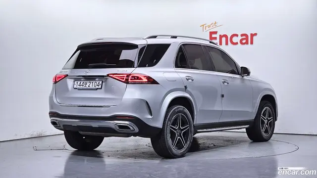 Main__Slider__Photo:GLE-Class Mercedes-Benz 2019.11-1