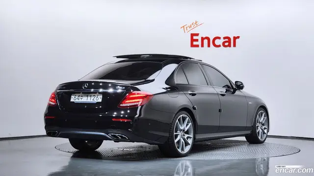 Main__Slider__Photo:E-Class Mercedes-Benz 2018.5-1