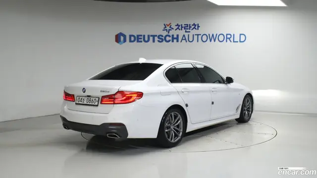 Main__Slider__Photo:5-Series BMW 2019.7-1
