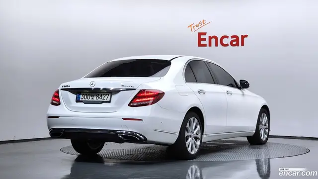 Main__Slider__Photo:E-Class Mercedes-Benz 2016.7-1