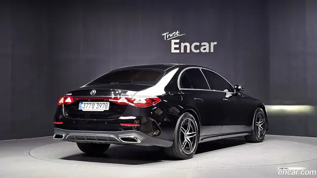 Main__Slider__Photo:E-Class Mercedes-Benz 2024.3-1