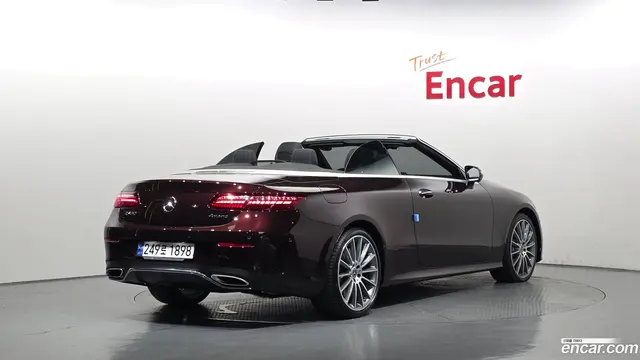 Main__Slider__Photo:E-Class Mercedes-Benz 2021.2-1