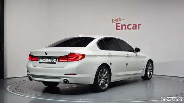 Main__Slider__Photo:5-Series BMW 2018.7-1
