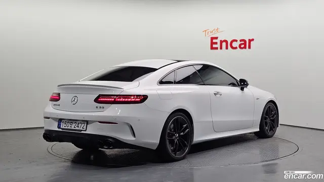 Main__Slider__Photo:E-Class Mercedes-Benz 2023.0-1