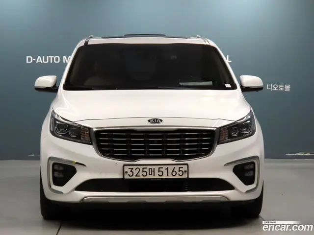 Main__Slider__Photo:Canival Kia 2019.6-1