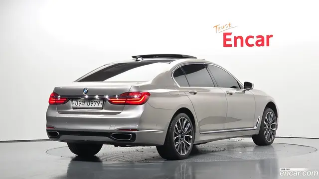 Main__Slider__Photo:7-Series BMW 2015.9-1