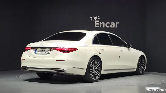 Main__Slider__Photo:S-Class Mercedes-Benz 2023.5-1