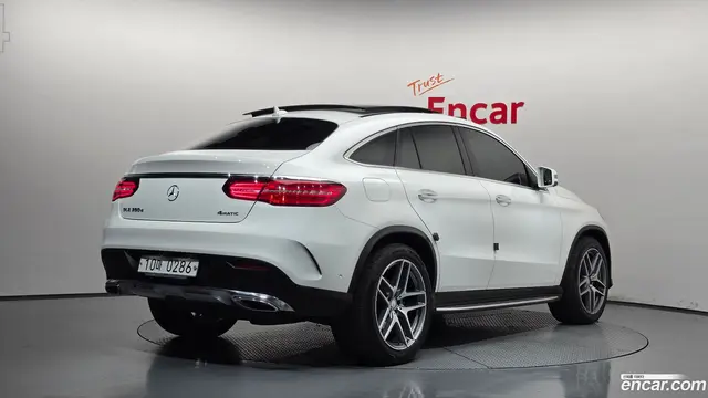 Main__Slider__Photo:GLE-Class Mercedes-Benz 2016.9-1