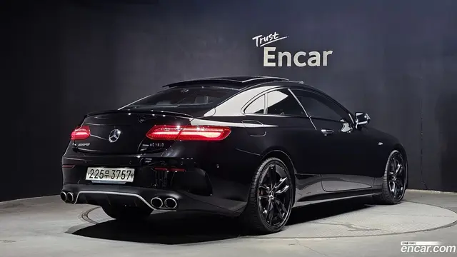 Main__Slider__Photo:E-Class Mercedes-Benz 2020.9-1