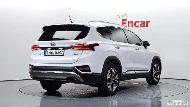 Main__Slider__Photo:Santafe Hyundai 2018.3-1