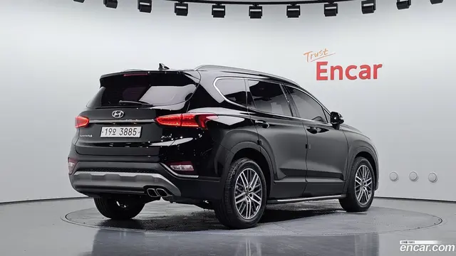 Main__Slider__Photo:Santafe Hyundai 2018.6-1
