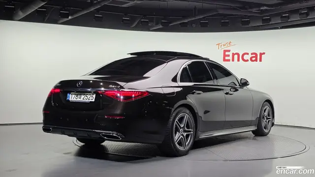 Main__Slider__Photo:S-Class Mercedes-Benz 2021.3-1