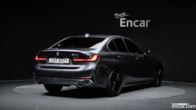 Main__Slider__Photo:3-Series BMW 2019.2-1