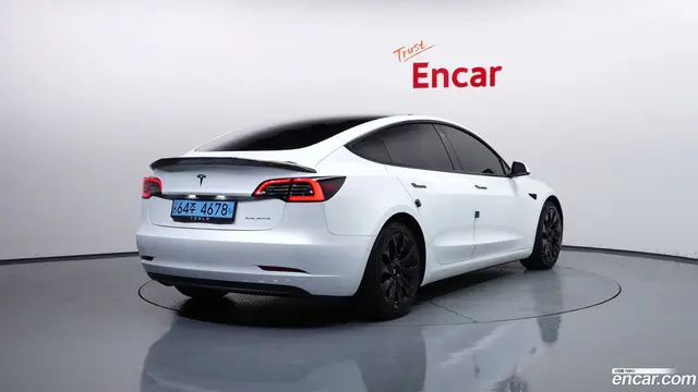 Main__Slider__Photo:Model 3 Tesla 2021.5-1
