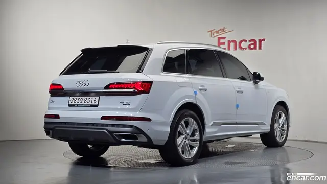 Main__Slider__Photo:Q7 Audi 2022.2-1