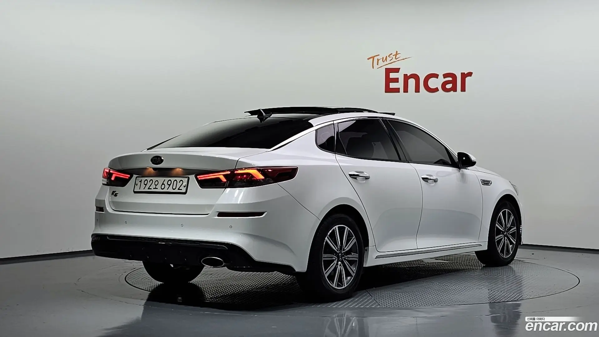 Main__Slider__Photo:K5 Kia 2019.6-1