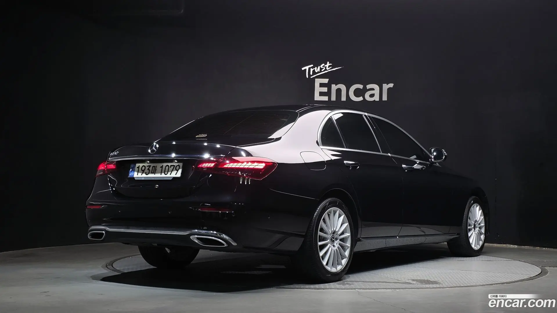 Main__Slider__Photo:E-Class Mercedes-Benz 2021.7-1