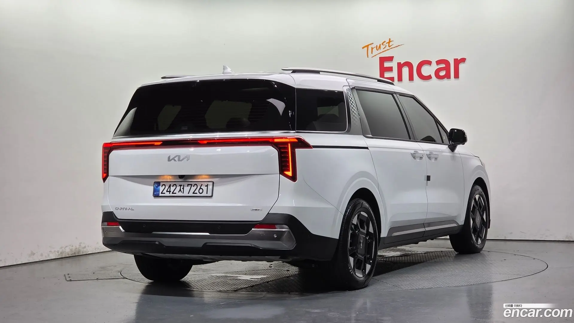Main__Slider__Photo:Canival Kia 2026.2-1