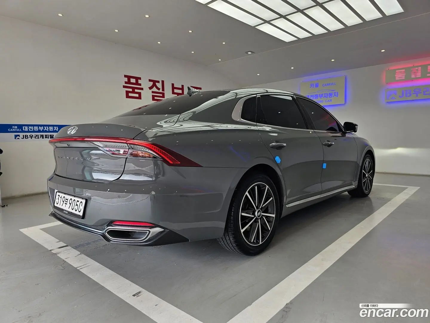 Main__Slider__Photo:Grandeur Hyundai 2022.4-1