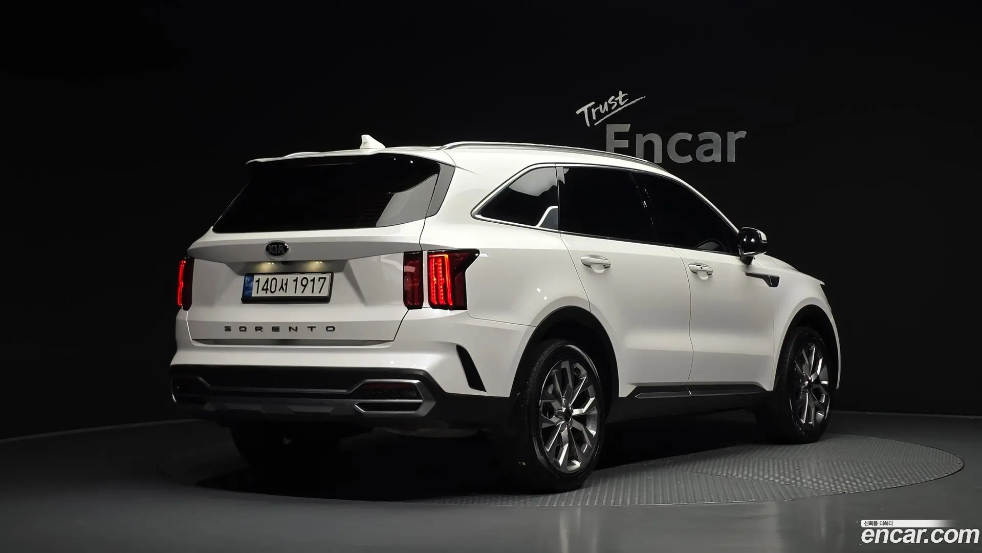 Main__Slider__Photo:Sorento Kia 2020.9-1