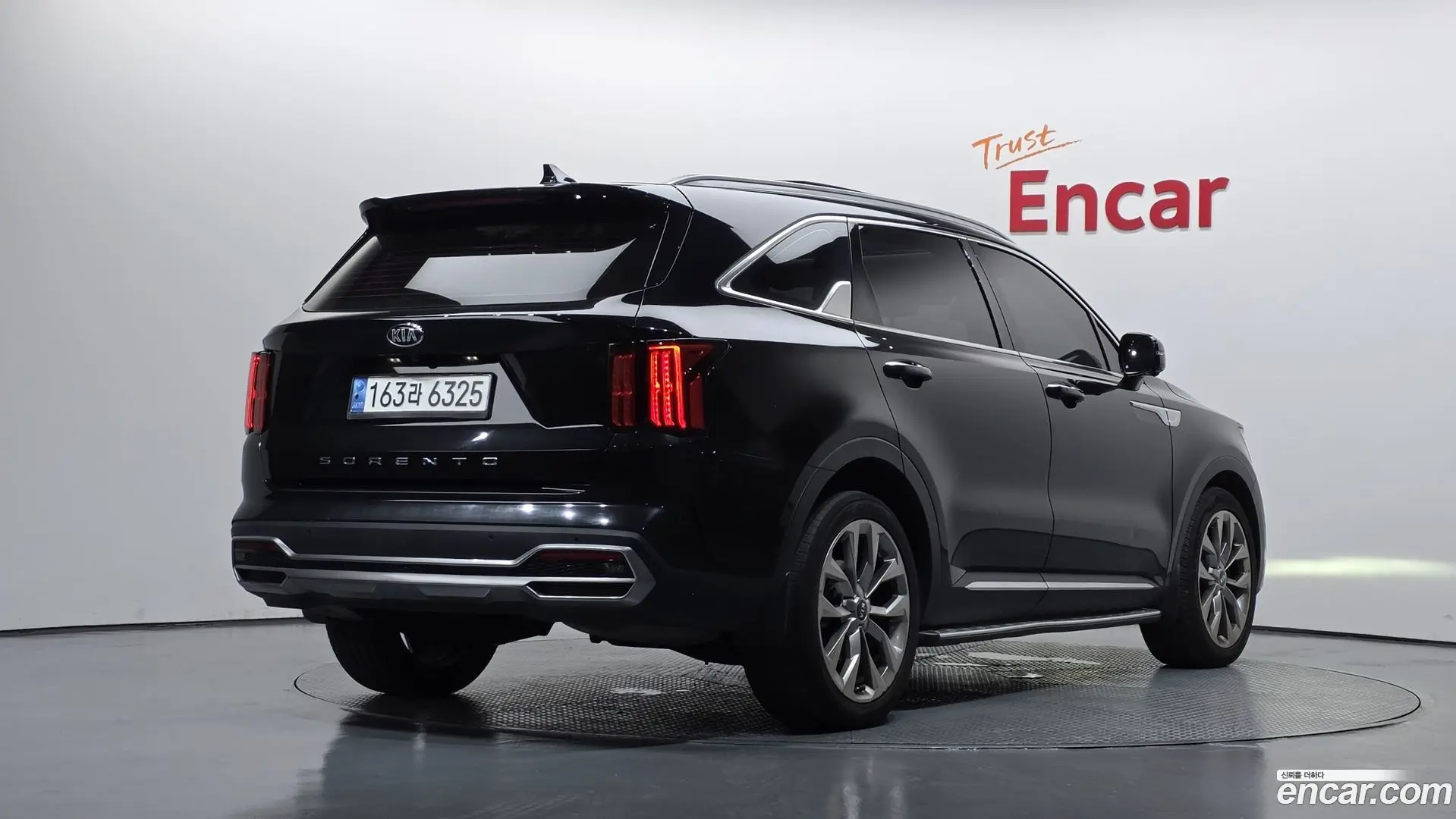 Main__Slider__Photo:Sorento Kia 2020.6-1