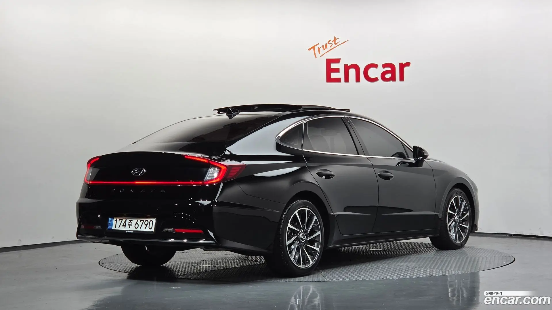 Main__Slider__Photo:Sonata Hyundai 2022.8-1